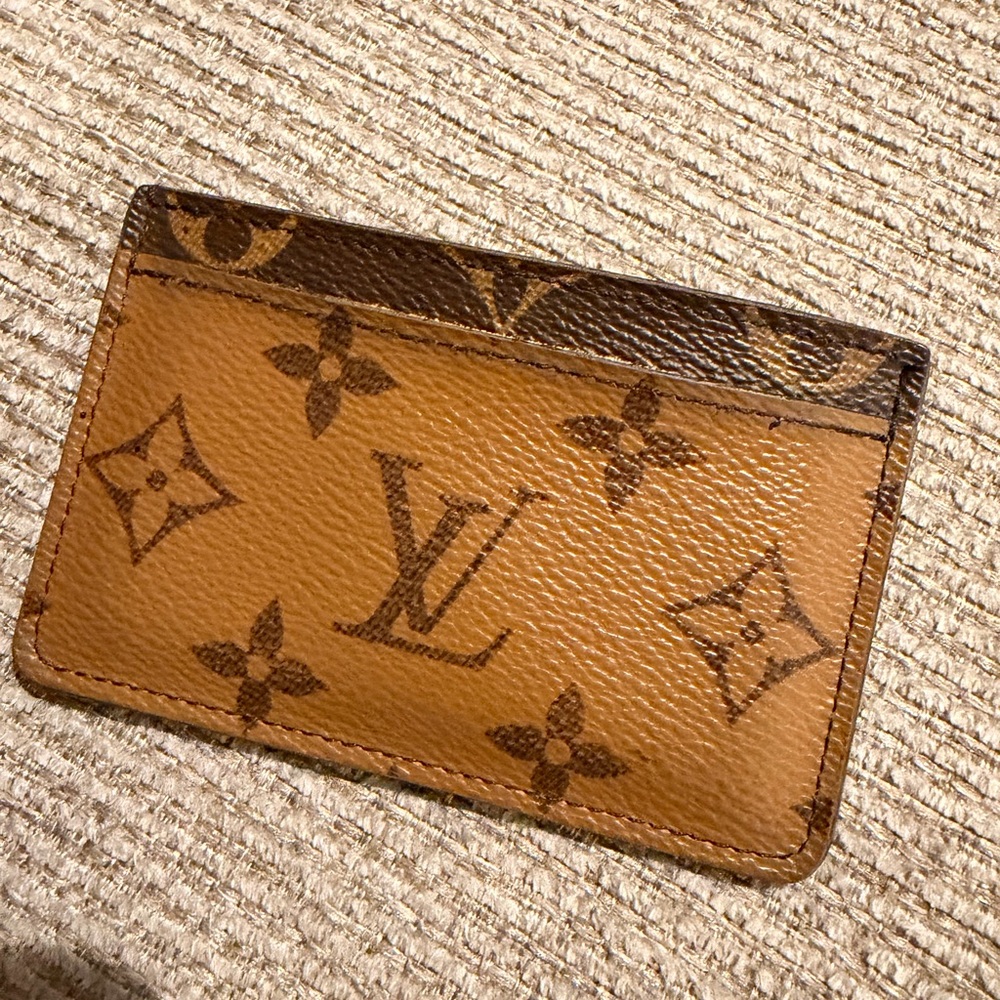 Louis Vuitton Card Holder in Reverse Monogram